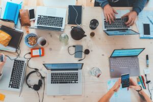 AI vs Manual Content Creation